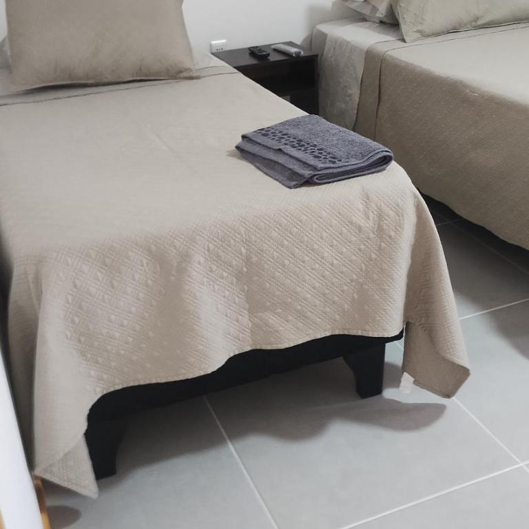 Hostal GYT - Quadruple Room - 8