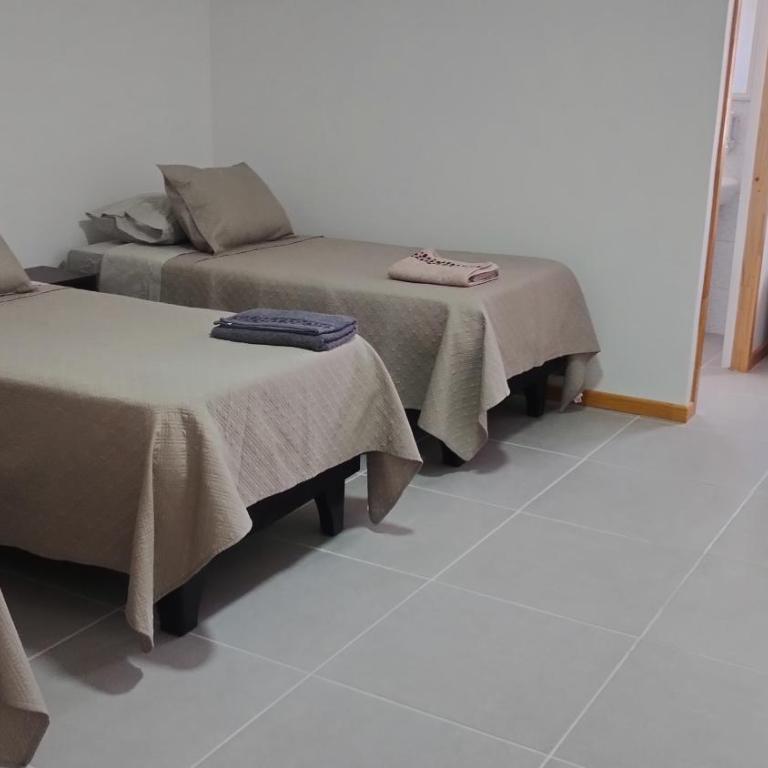 Hostal GYT - Quadruple Room - 1