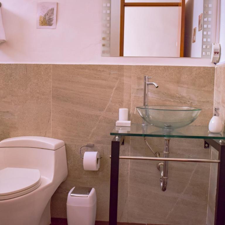 Casa en la ciudad de Piura con aire acondicionado - Four-Bedroom House - 10