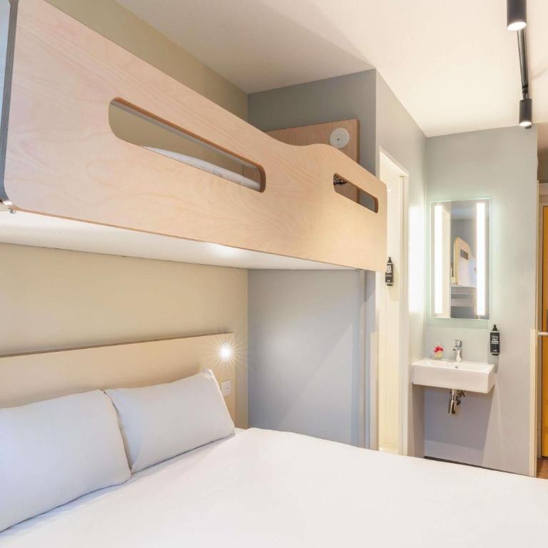 ibis budget Marne la Vallée Val d'Europe - Chambre avec 1 Lit Queen-Size et 1 Lit Superposé - 4