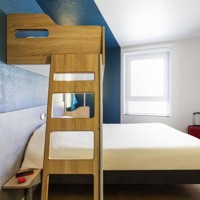 ibis budget Bordeaux Centre - Gare Saint Jean - Chambre avec 1 Lit Queen-Size et 1 Lit Superposé - 1