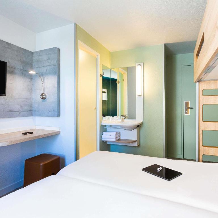 ibis budget Bordeaux Centre - Gare Saint Jean - Chambre Triple avec 2 Lits Simples et 1 Lit Superposé - 6