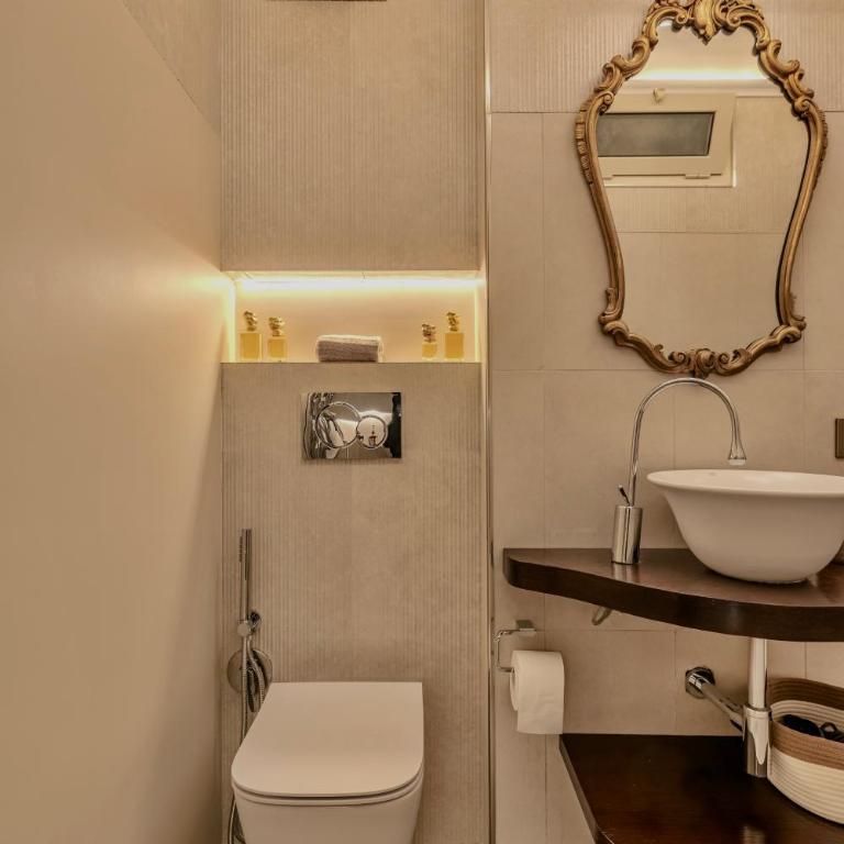 Colosseum 1 Min Design Apt with Private Courtyard - Appartamento con 1 Camera da Letto - 30