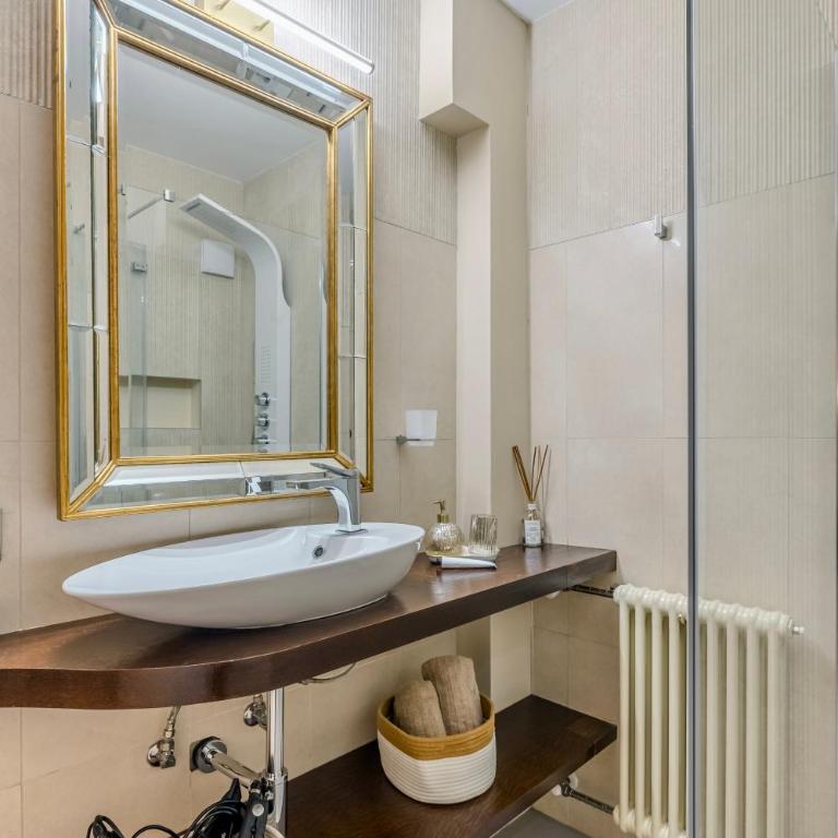 Colosseum 1 Min Design Apt with Private Courtyard - Appartamento con 1 Camera da Letto - 26