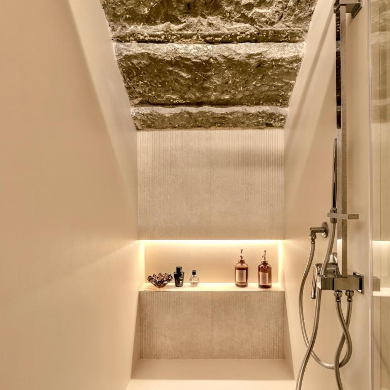 Colosseum 1 Min Design Apt with Private Courtyard - Appartamento con 1 Camera da Letto - 24