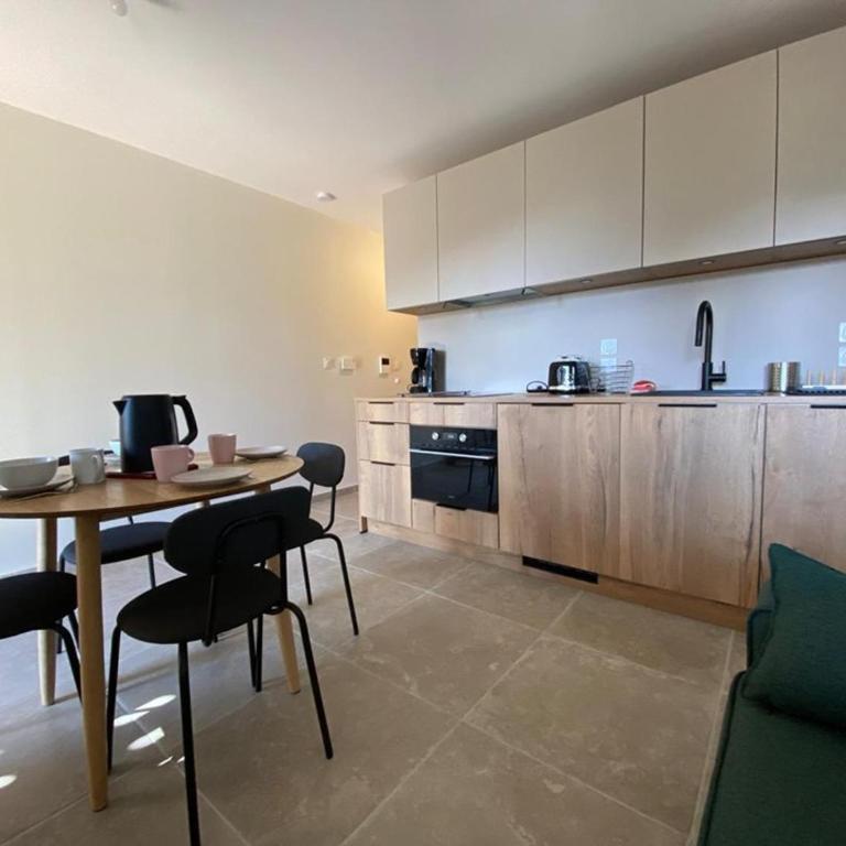 Appartement moderne 2 pièces + cabine, 4 personnes, parking - Appartamento con 1 Camera da Letto - 2