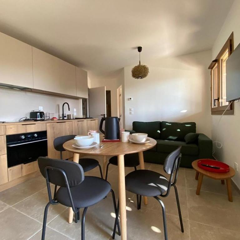 Appartement moderne 2 pièces + cabine, 4 personnes, parking - Appartamento con 1 Camera da Letto - 3