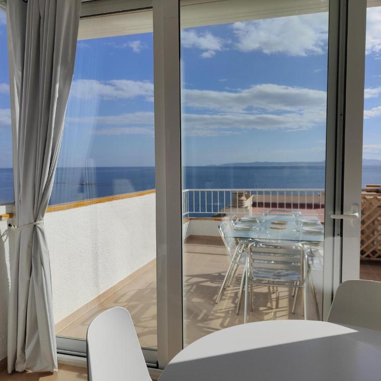MEDITERRANEO A. Primera línea mar en Roses – terraza con vistas - ES-258-155 - Apartamento - 4
