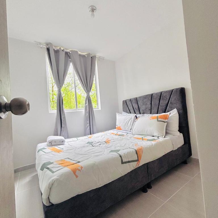 Apartamento en Ibagué 204 - Cantón militar Jaime Rooke - Three-Bedroom Apartment - 8