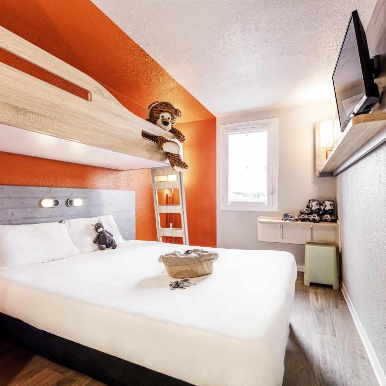Ibis Budget Perpignan Sud - Chambre Triple avec 1 Lit Double et 1 Lit Superposé - 3