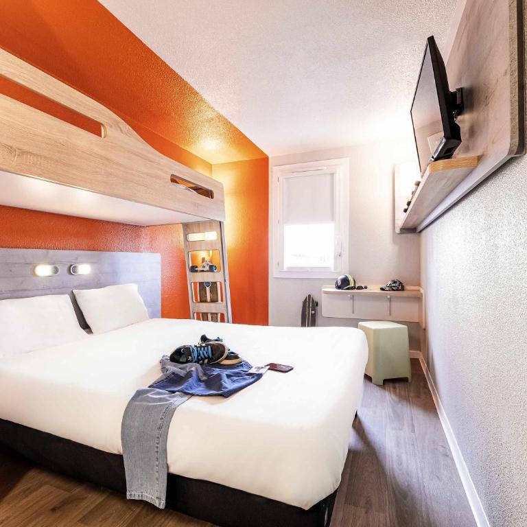 Ibis Budget Perpignan Sud - Chambre Triple avec 1 Lit Double et 1 Lit Superposé - 5