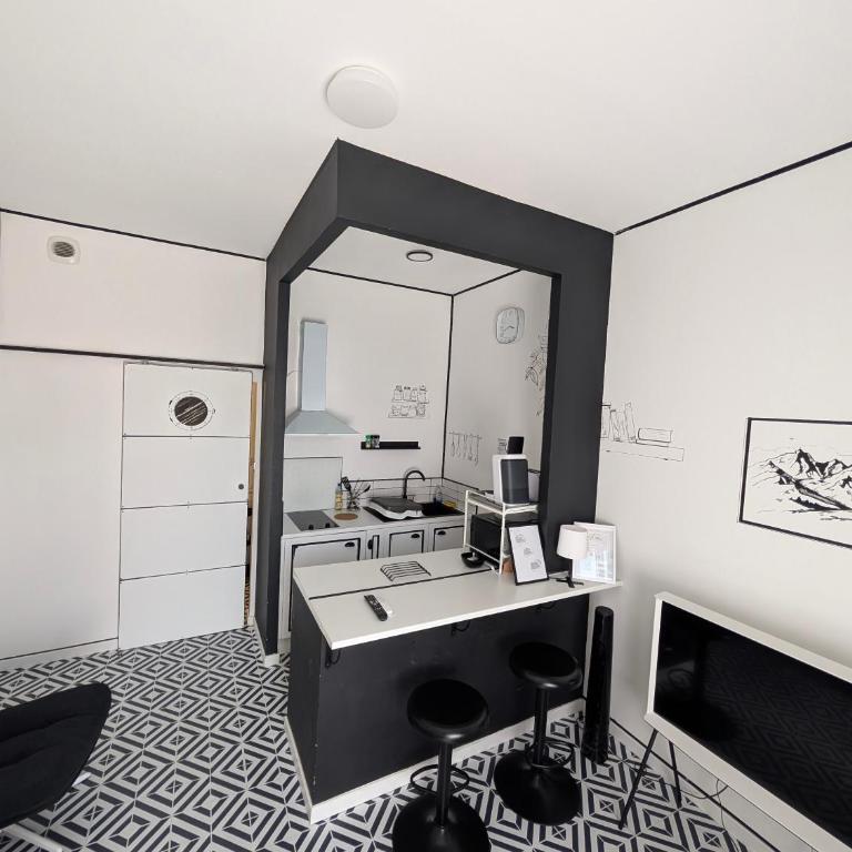 Atypique Studio avec terrasse - Appartement - Rez-de-Chaussée - 23