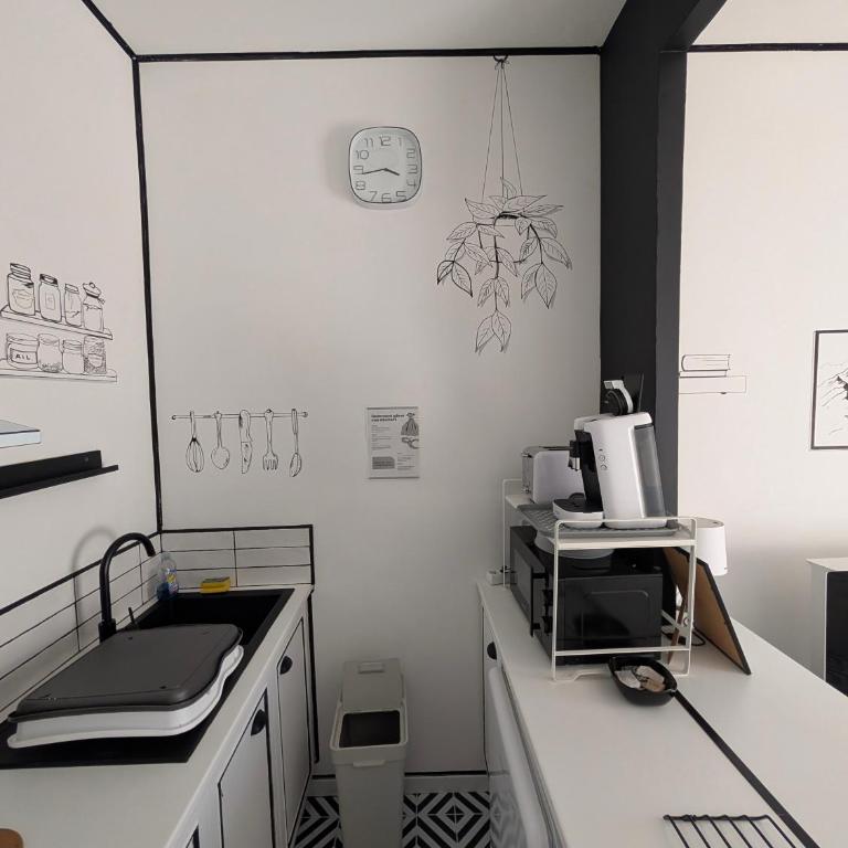 Atypique Studio avec terrasse - Appartement - Rez-de-Chaussée - 8