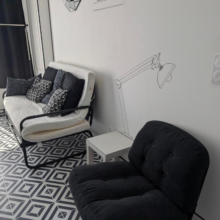 Atypique Studio avec terrasse - Appartement - Rez-de-Chaussée - 26