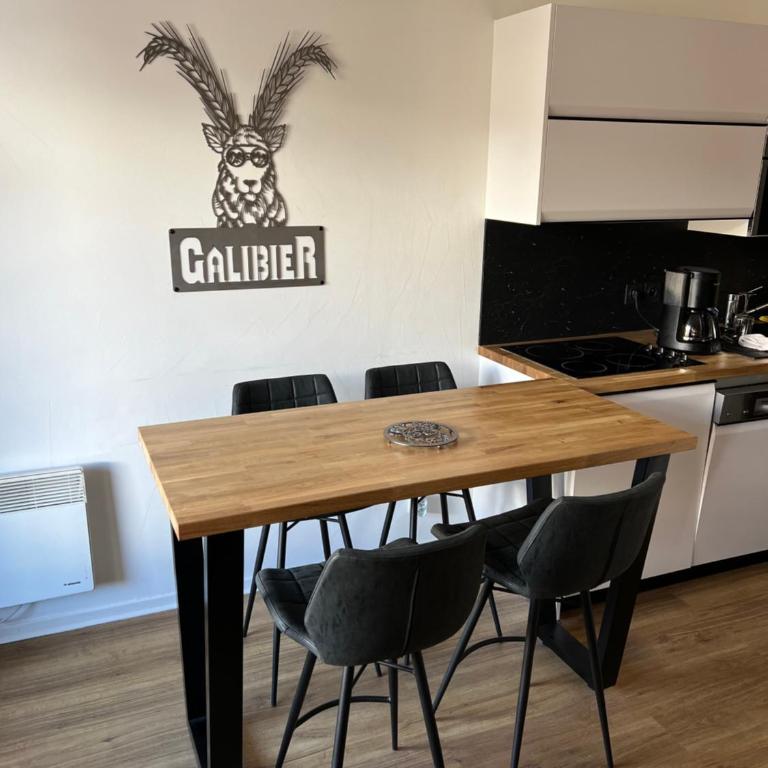Chalet Célestine, 2p, 4pers, Très belle vue, Parking sous-sol Privé, Valloire - Appartement 1 Chambre - 5