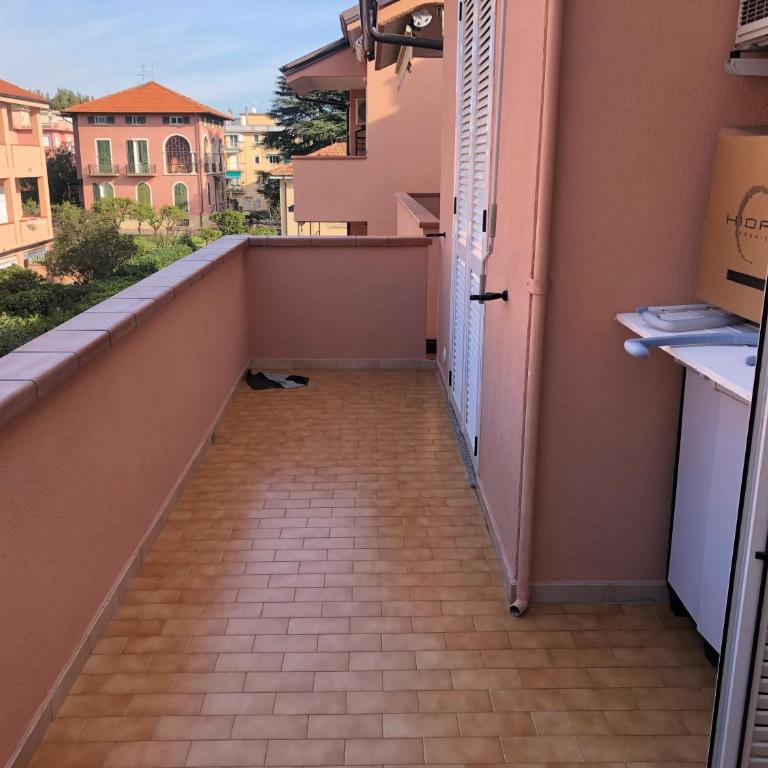 Bilocale con ampio terrazzo - Apartment mit 1 Schlafzimmer - 1