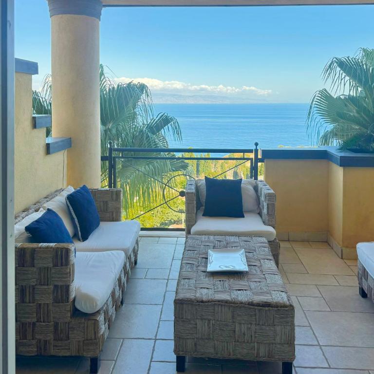PANORAMIC RESIDENCE TAORMINA SeaView Apartment Pool - Apartment with Sea View - 3