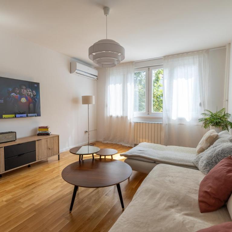 Urban nest Grbavica - Apartman sa 2 Spavaće Sobe - 1