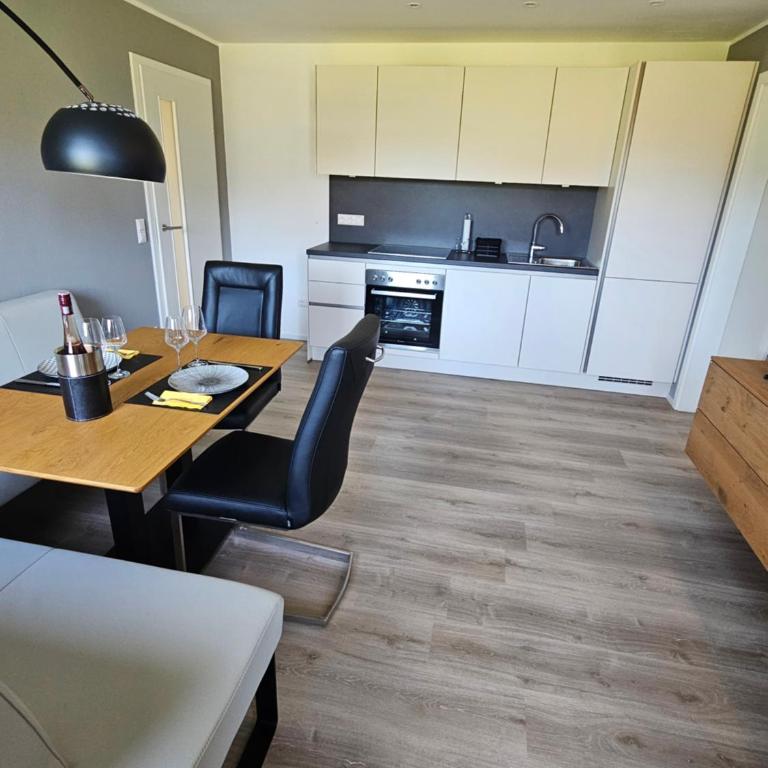 Appartment Haus Einbergblick - Apartment mit 1 Schlafzimmer und Balkon - 2