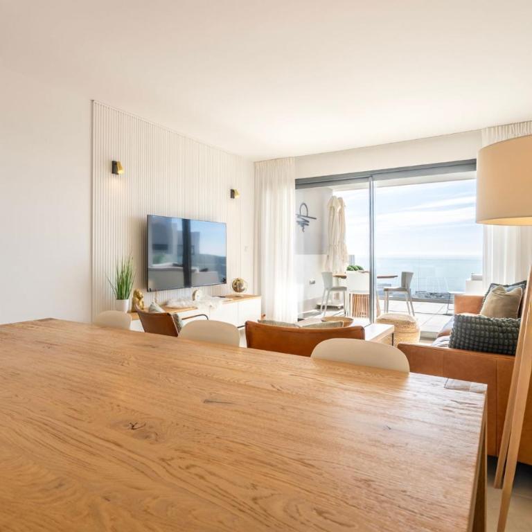 Sophisticated Two Bed Apartment in Pure South with Sea View - Apartamento - 7