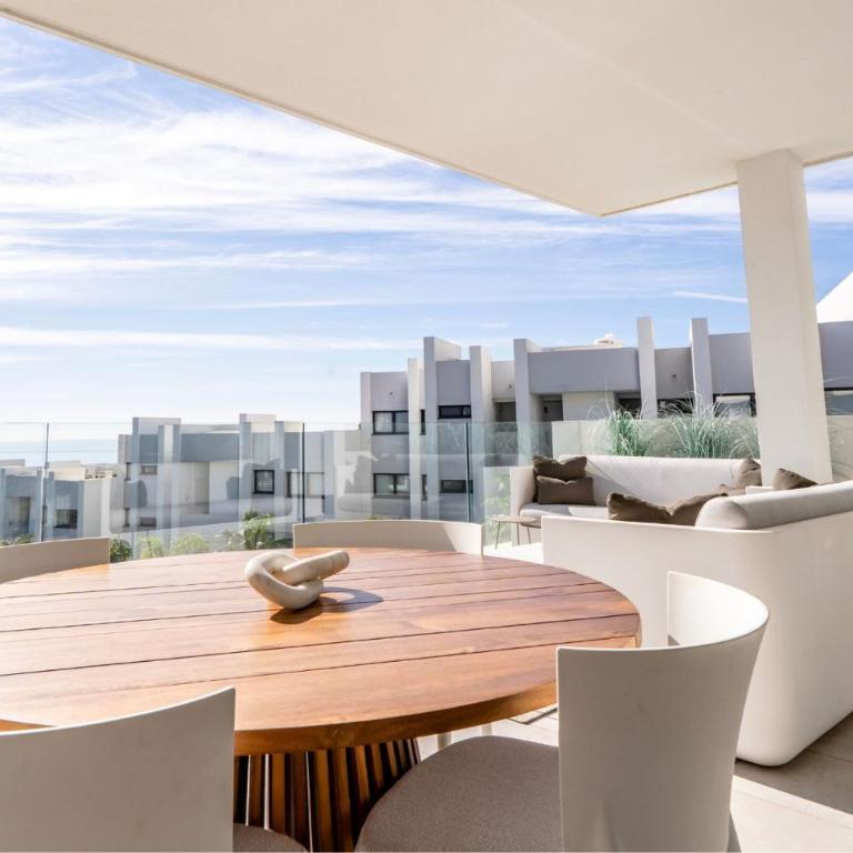Sophisticated Two Bed Apartment in Pure South with Sea View - Apartamento - 30