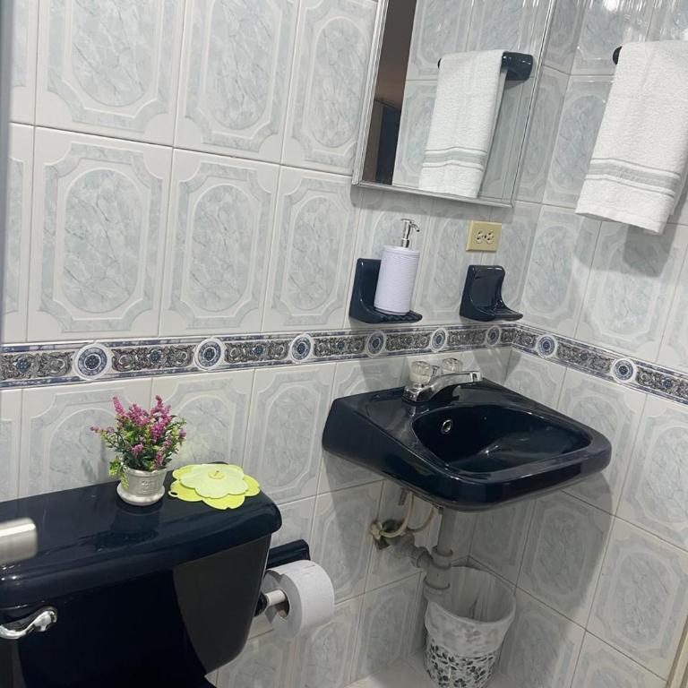 Golden Airport Connection Hotel - Habitación Doble con baño compartido - 14