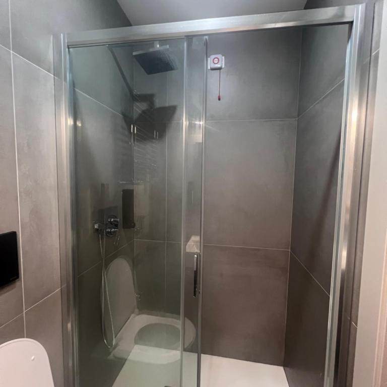 Hostel INN PETRELLA - Double Room with Private Bathroom - 1