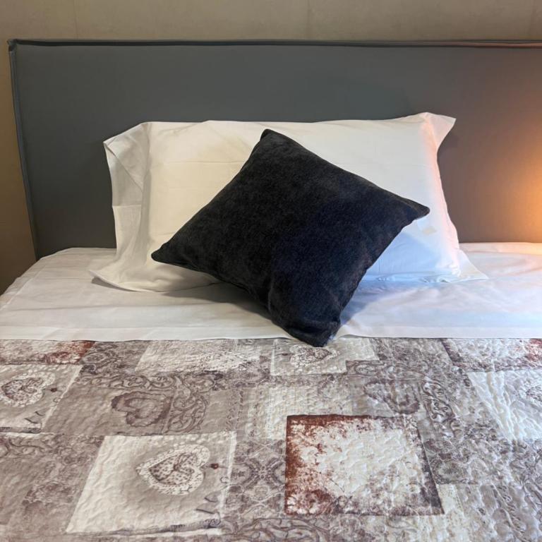 Hostel INN PETRELLA - Double Room with Private Bathroom - 4