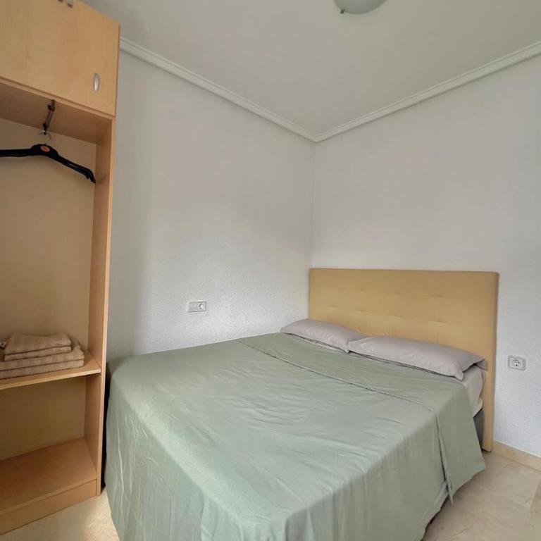 Roger's house frente al mar en Alicante - Three-Bedroom House - 24
