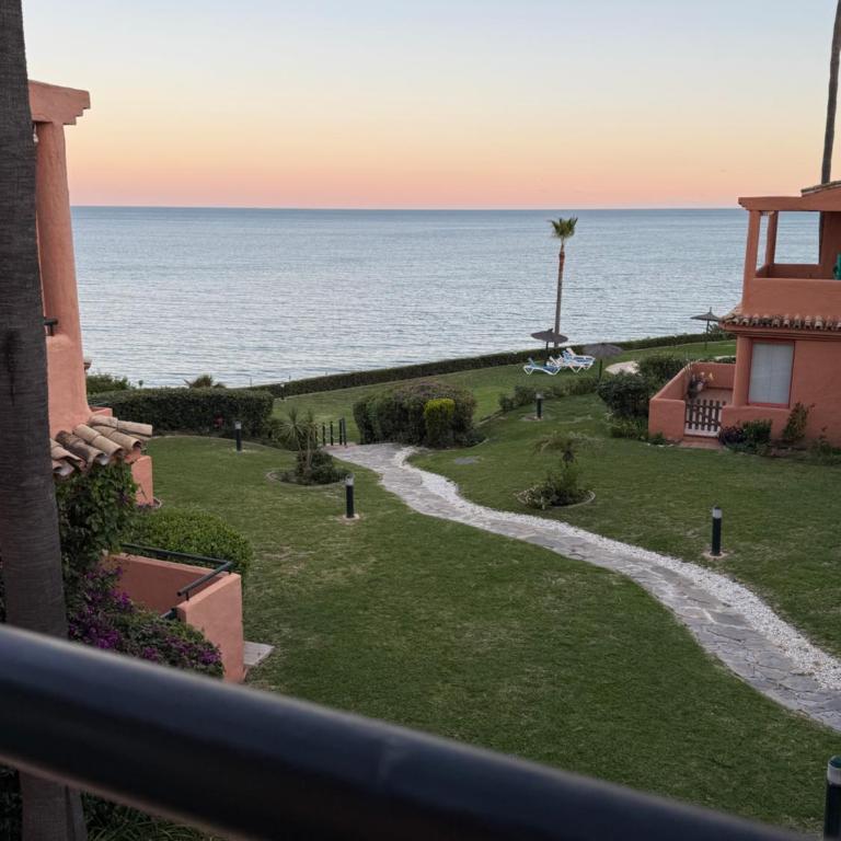 Beach House Bermuda Beach Estepona - Casa - 1