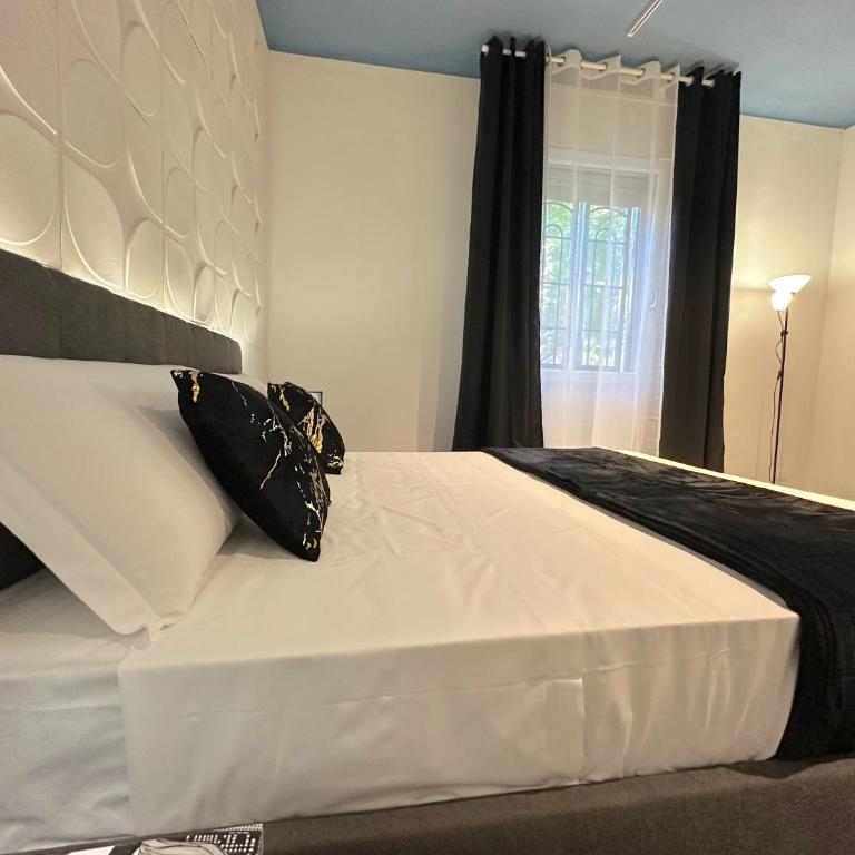 Algardi Prestige Apartment - One-Bedroom Apartment - 24