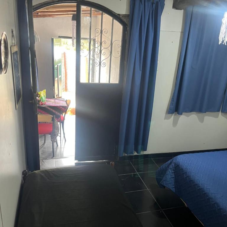 Pequeño depto, wifi, cochera, asador y cocina - Apartamento de 1 dormitorio - 25