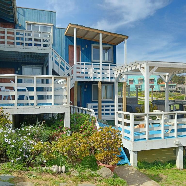 Pichilemuhostel SurfersView - Deluxe Double Room with Balcony and Sea View - 2