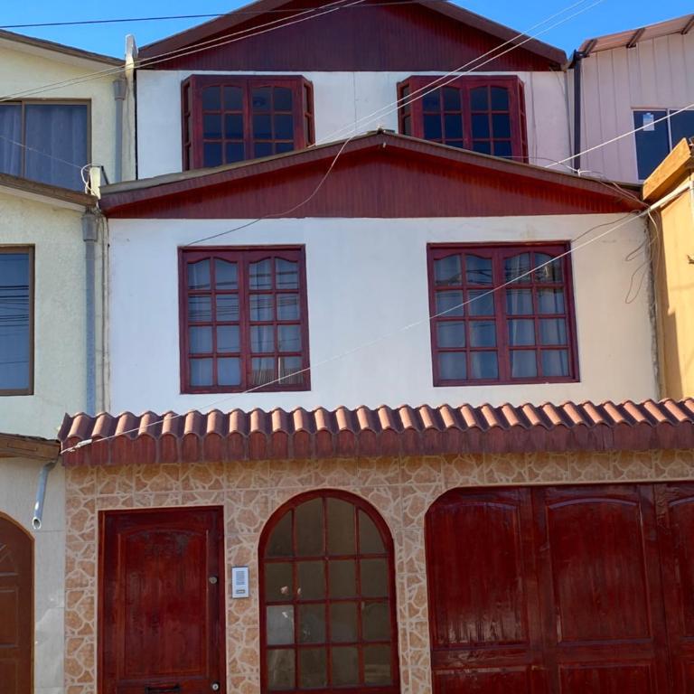 Alojamiento corporativo para grupos grandes Calama - Six-Bedroom House - 1