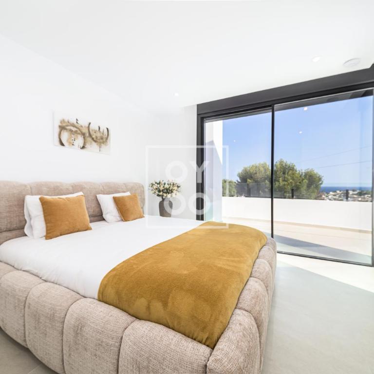 Villa Mar y Monte, saltwater pool, sea and mountain views, by OYOOSTAYS - Casa Vacacional de 3 dormitorios - 10