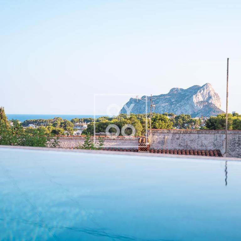 Villa Mar y Monte, saltwater pool, sea and mountain views, by OYOOSTAYS - Casa Vacacional de 3 dormitorios - 18