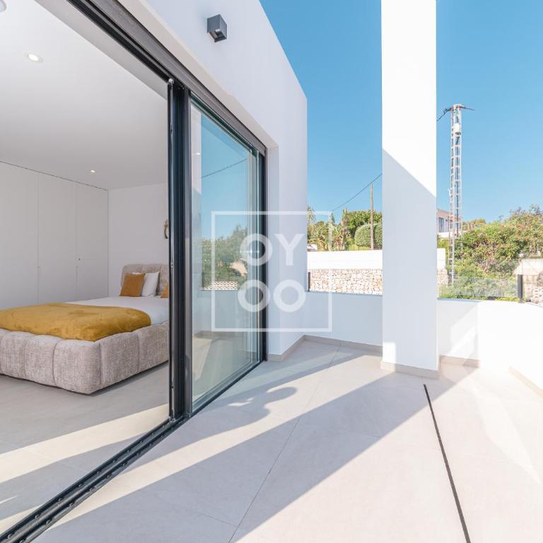 Villa Mar y Monte, saltwater pool, sea and mountain views, by OYOOSTAYS - Casa Vacacional de 3 dormitorios - 17