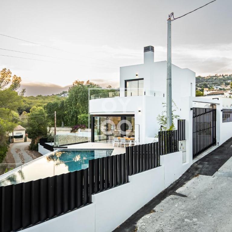 Villa Mar y Monte, saltwater pool, sea and mountain views, by OYOOSTAYS - Casa Vacacional de 3 dormitorios - 34