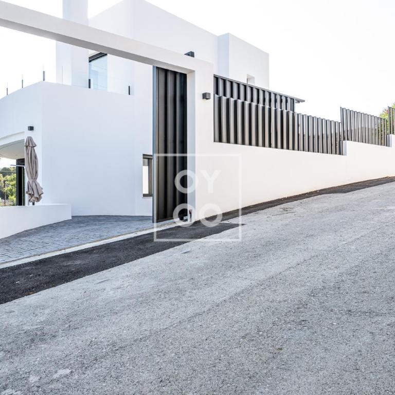 Villa Mar y Monte, saltwater pool, sea and mountain views, by OYOOSTAYS - Casa Vacacional de 3 dormitorios - 38