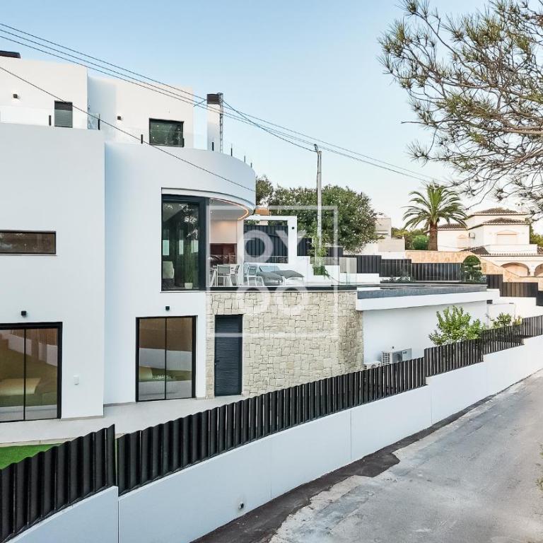 Villa Mar y Monte, saltwater pool, sea and mountain views, by OYOOSTAYS - Casa Vacacional de 3 dormitorios - 43
