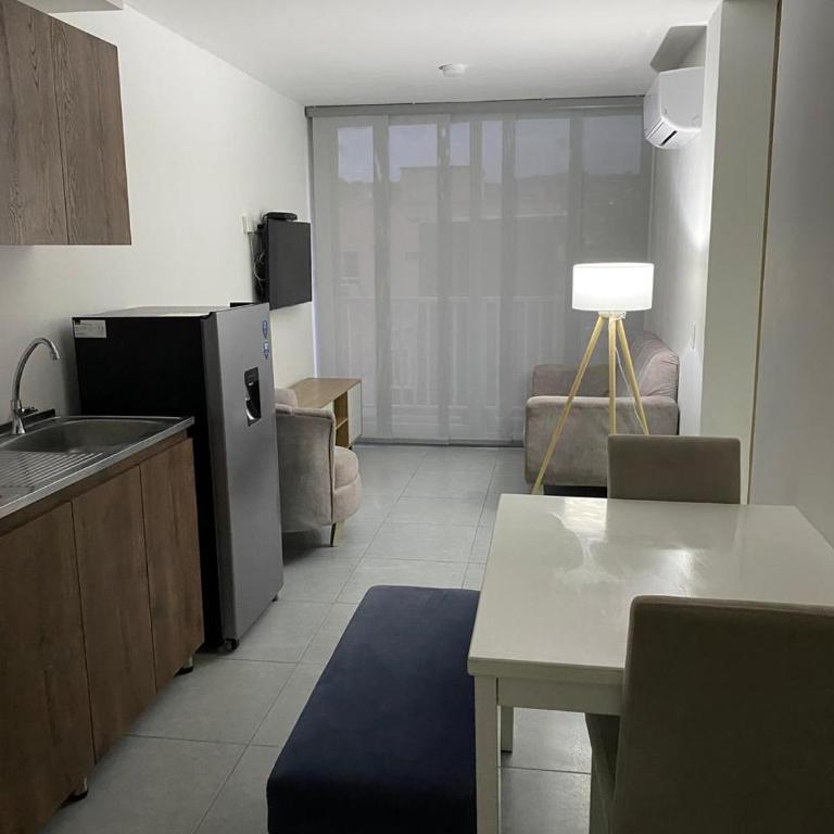 Cartagena, brisa, mar y atardecer, tu rincón acogedor cerca de todo - Two-Bedroom Apartment - 2