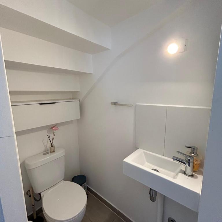 Casa elegante privada y moderna - Three-Bedroom House - 13