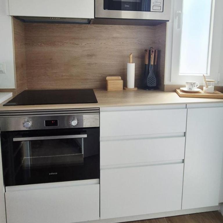 Alicante Sea View - Three-Bedroom Apartment - 9