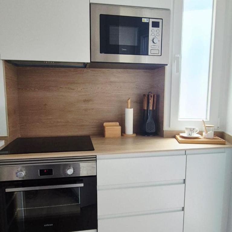 Alicante Sea View - Three-Bedroom Apartment - 14