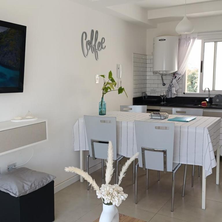 Apart Alameda - One-Bedroom Apartment with City View - 10