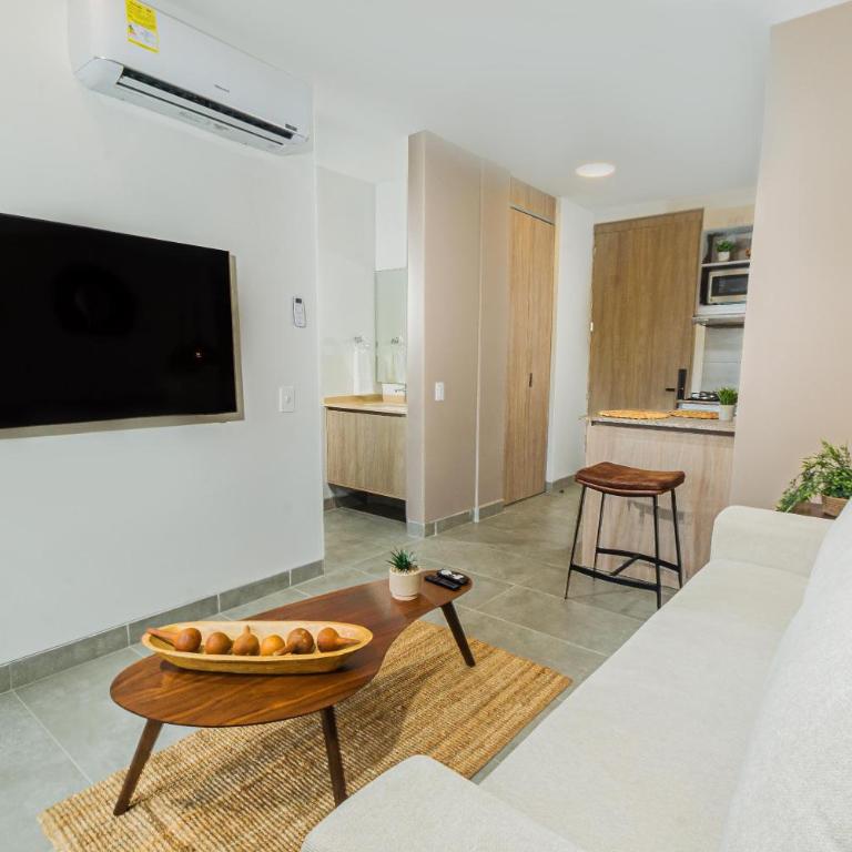 Elemnt Rentals - One-Bedroom Apartment with Balcony and Mountain View - 15