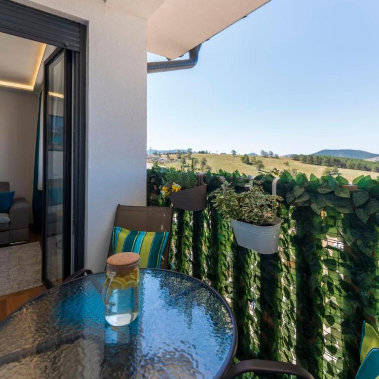 Lux Apartman Srećna Pčelica - One-Bedroom Apartment - 24