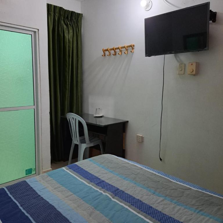 Arriendo habitaciones amobladas con aire acondicionado - Habitación Doble con baño privado - 9