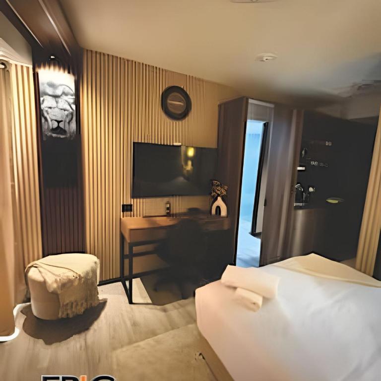 Epic Suite 501 Deluxe Airport - Suite - 12