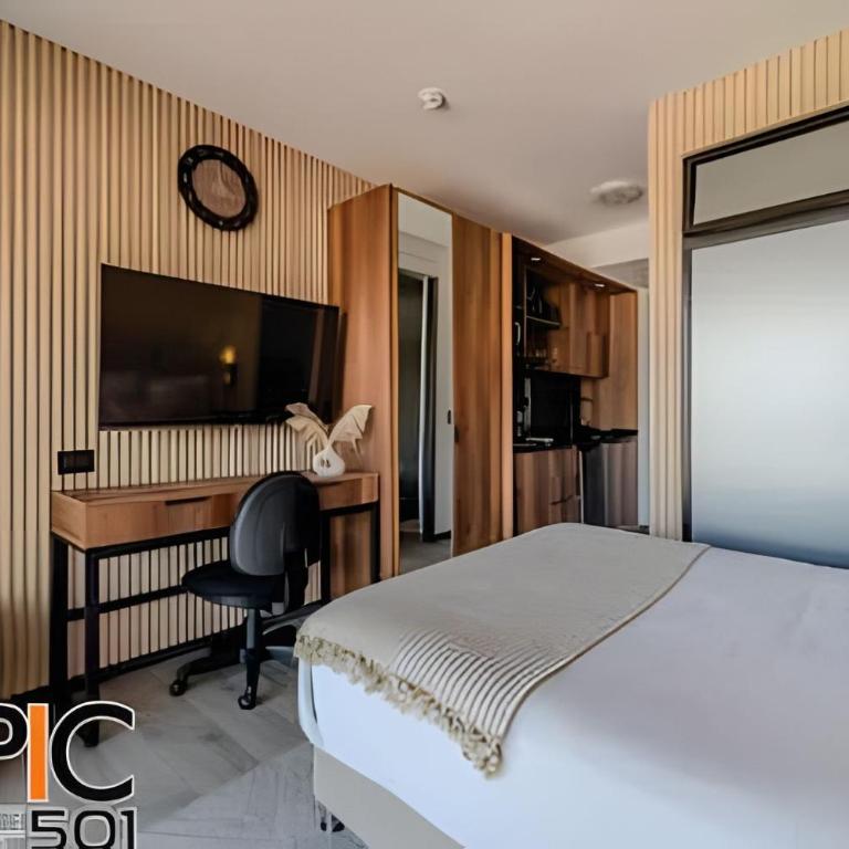 Epic Suite 501 Deluxe Airport - Suite - 13